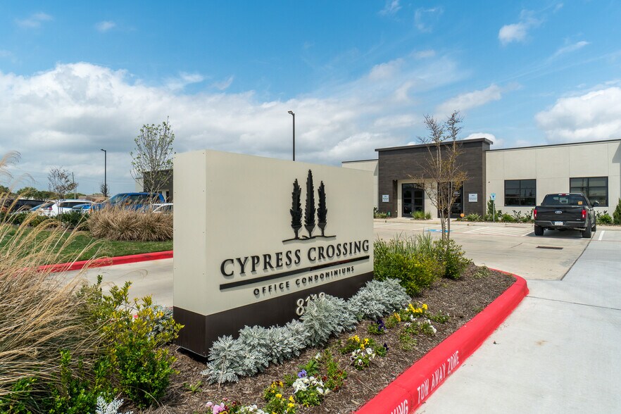 More Photos Of 8118 Fry Rd, Cypress Medical For Lease