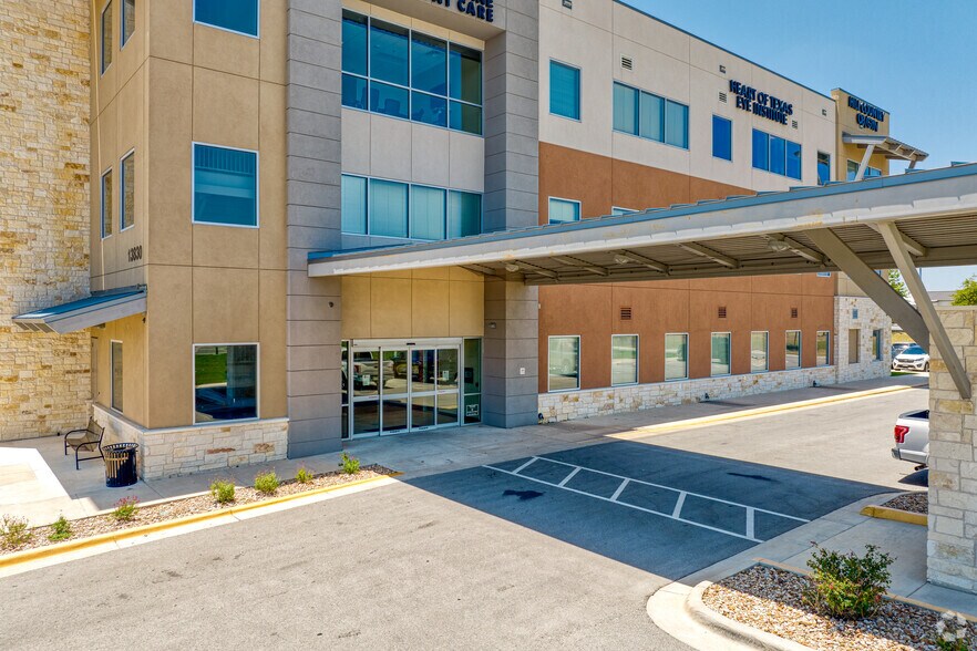 More Photos Of 13830 Sawyer Ranch Rd, Dripping Springs Medical For Lease