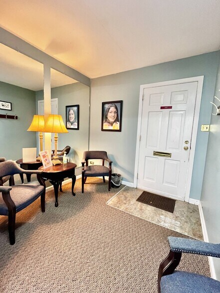 More Photos Of 411 E Statesville Ave, Mooresville Medical For Lease
