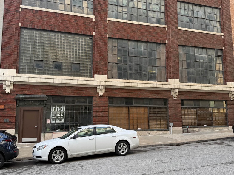 Primary Photo Of 713 May St, Kansas City Parking Garage For Lease