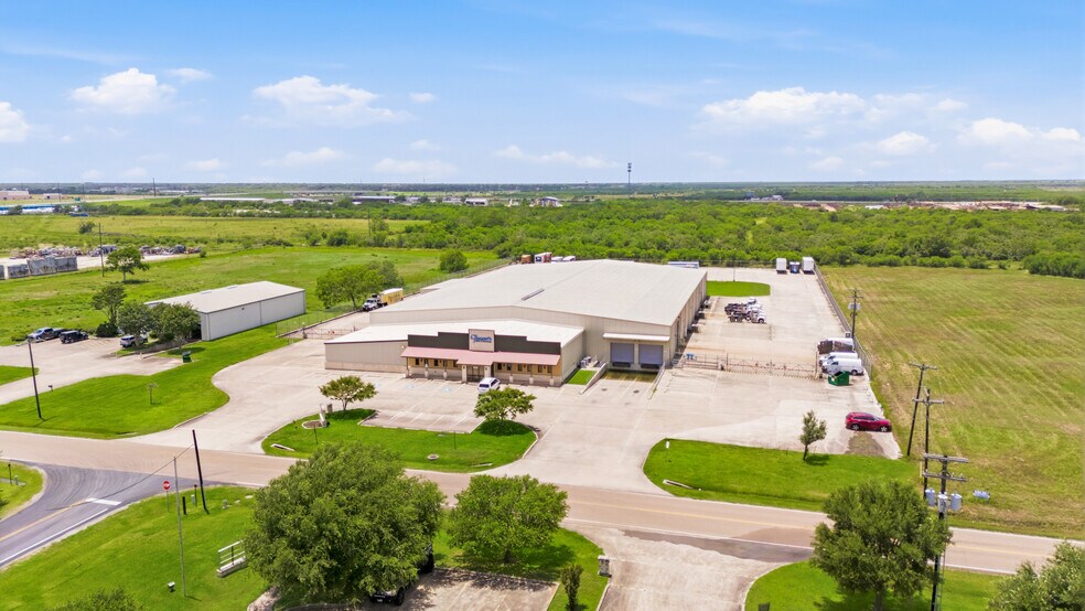 More Photos Of 8316 Lone Tree Rd, Victoria Industrial For Lease