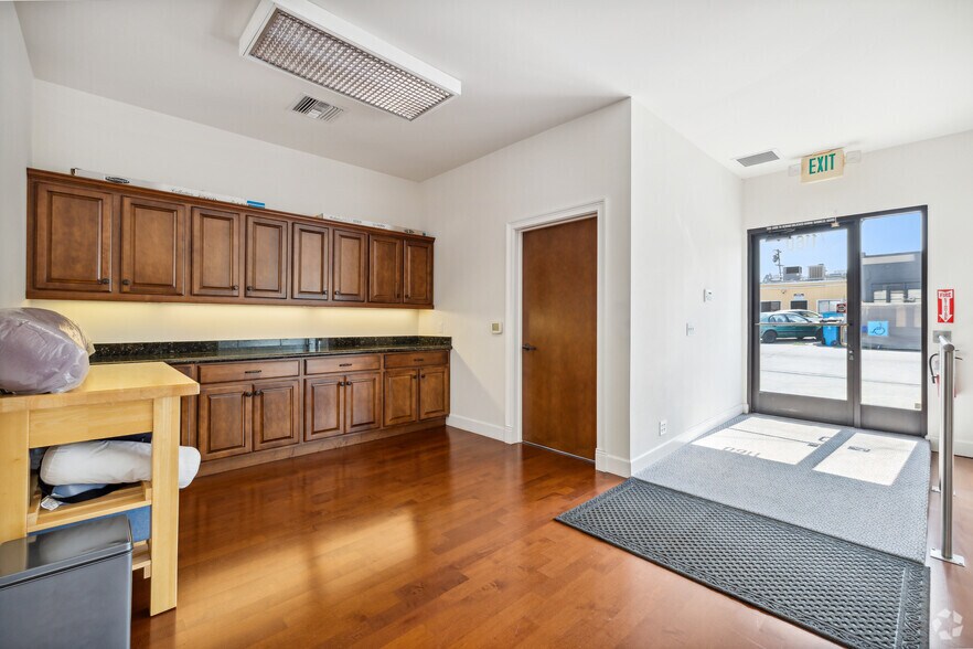 More Photos Of 1160 El Camino Real, San Carlos Office For Sale