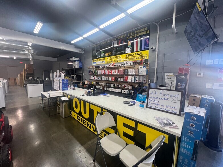 More Photos Of 316 E 4th St, Perris Storefront Retail Office For Lease