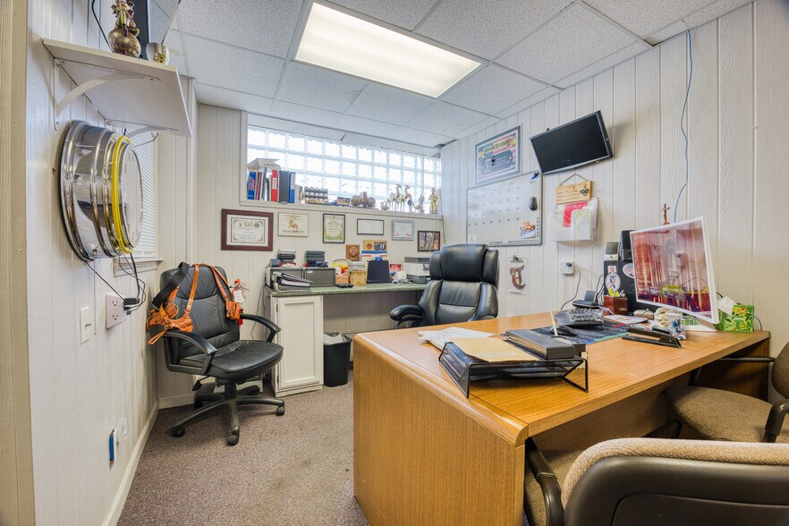 More Photos Of 20825 Plymouth Rd, Detroit Medical For Sale