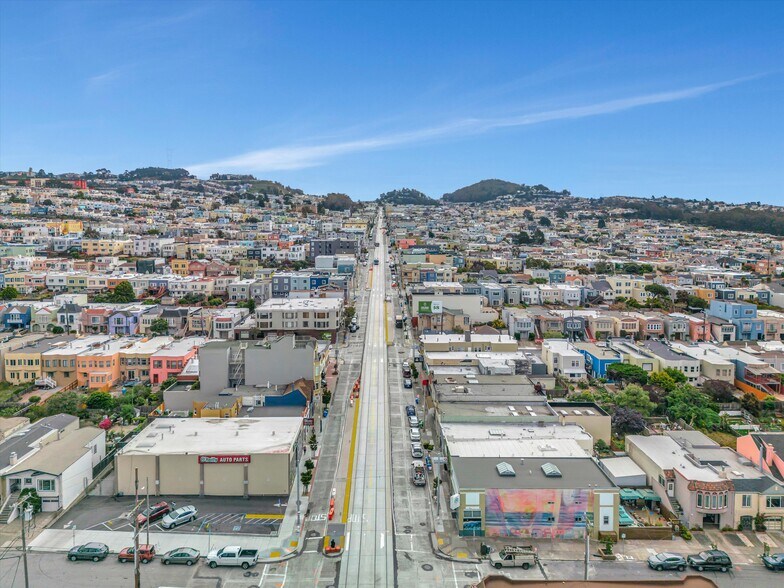 More Photos Of 2143-2145 Taraval St, San Francisco Veterinarian Kennel For Sale