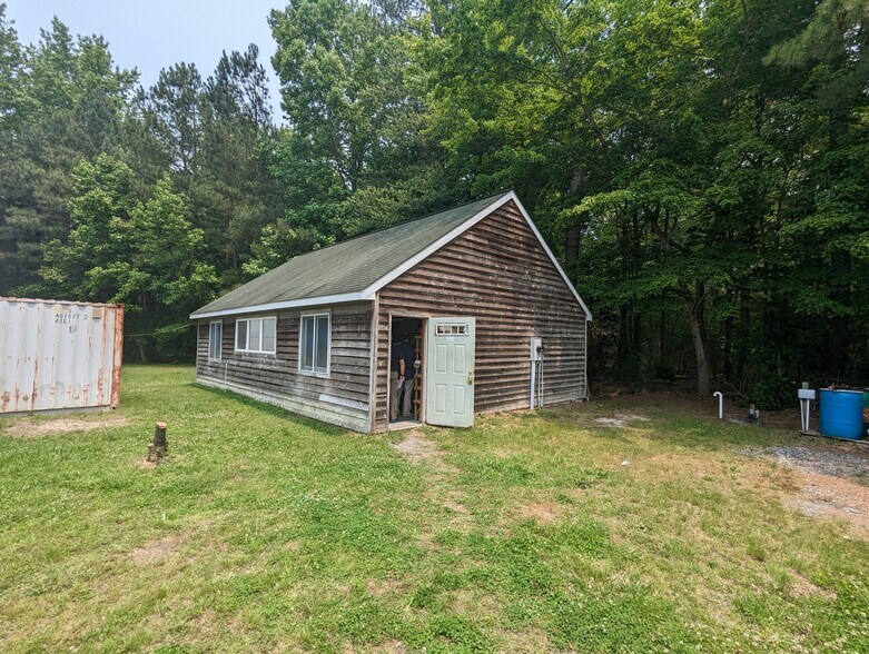 More Photos Of 18321 Parkway, Melfa Light Manufacturing For Sale