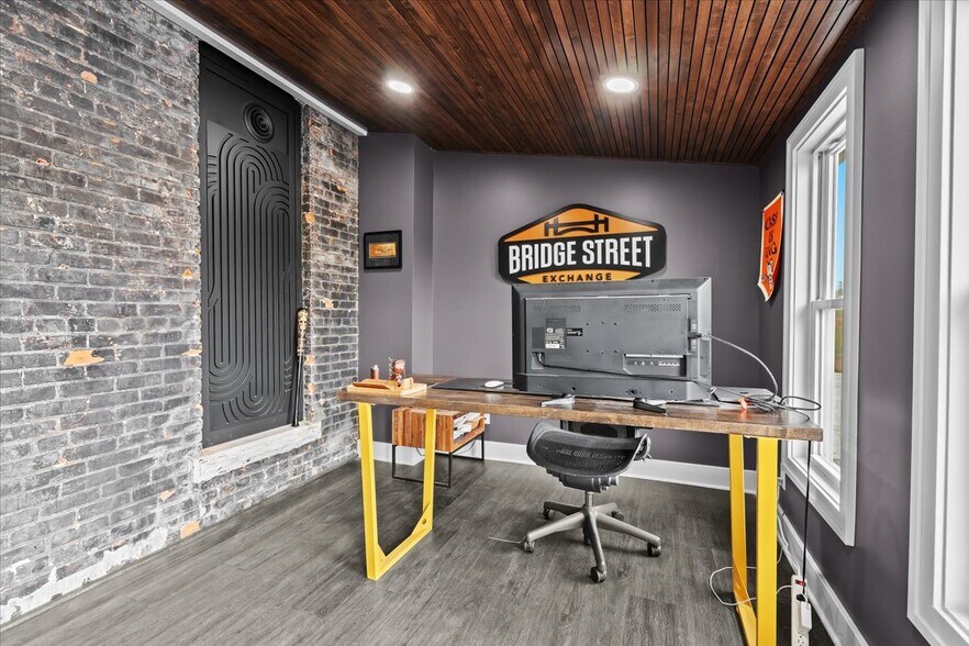 More Photos Of 104 S Leroy St, Fenton Storefront Retail Residential For Sale