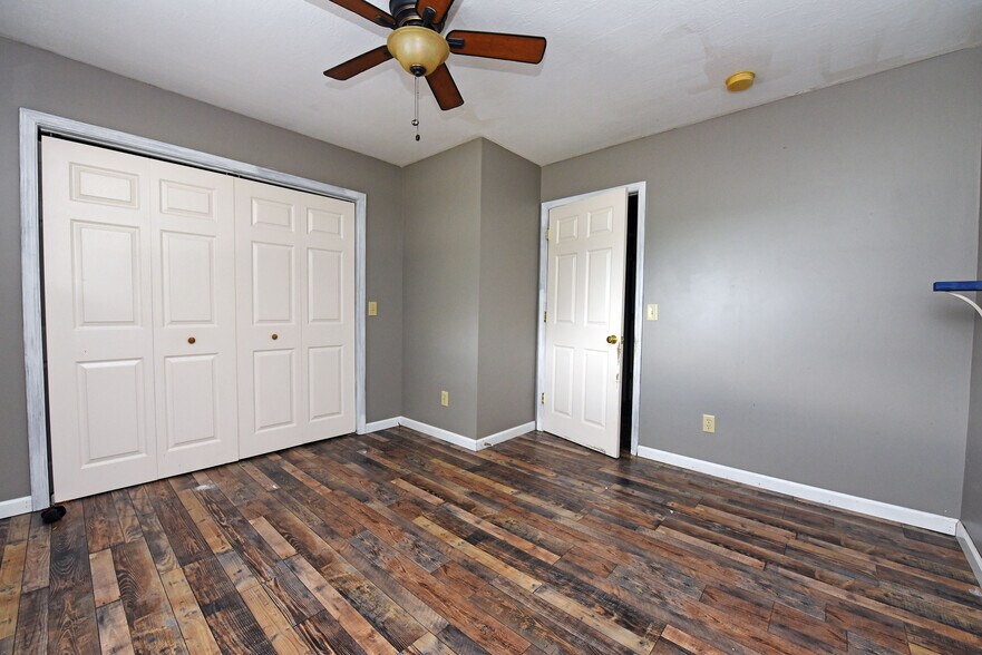 More Photos Of 10 Deer Crossing Trl, Blairsville Office For Sale