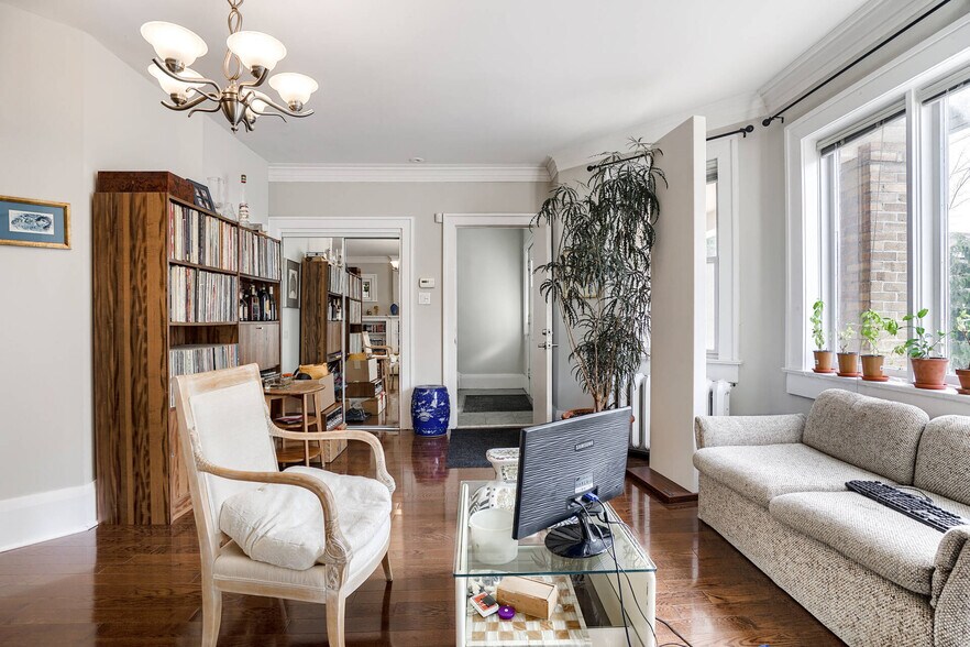 More Photos Of 4 Oriole Gdns, Toronto Apartments For Sale