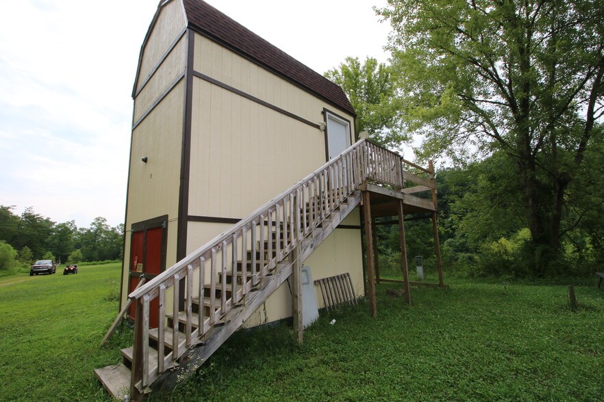 More Photos Of 11251 Highway 90, Parkers Lake Hotel For Sale