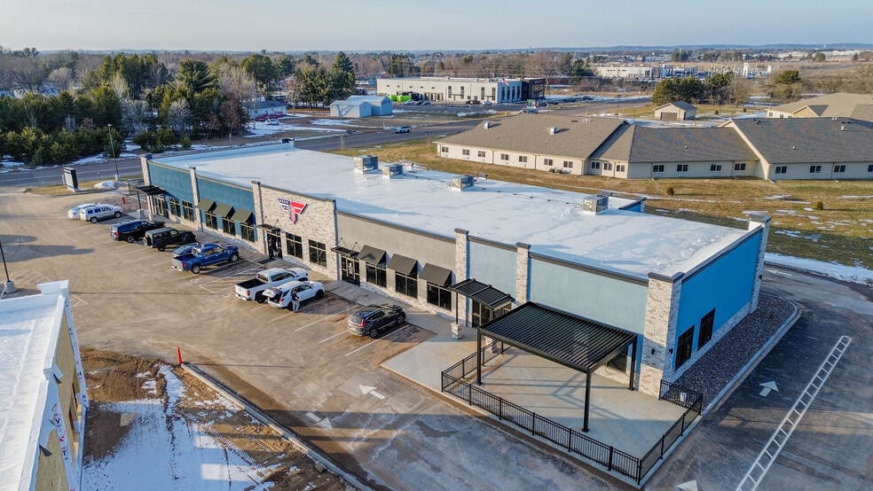 More Photos Of 1643 Commercial Blvd, Chippewa Falls Freestanding For Lease