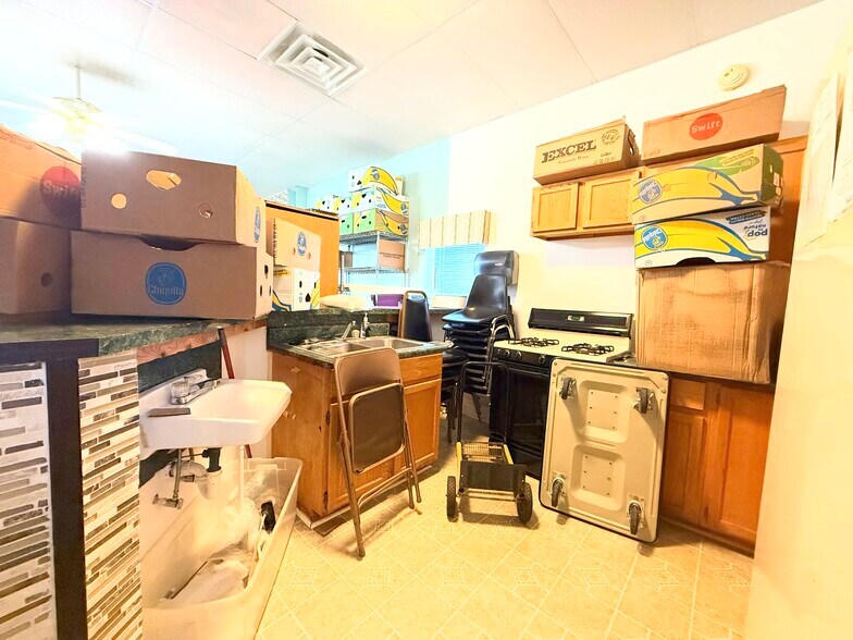 More Photos Of 3637 Winchester Rd, New Market Flex For Sale