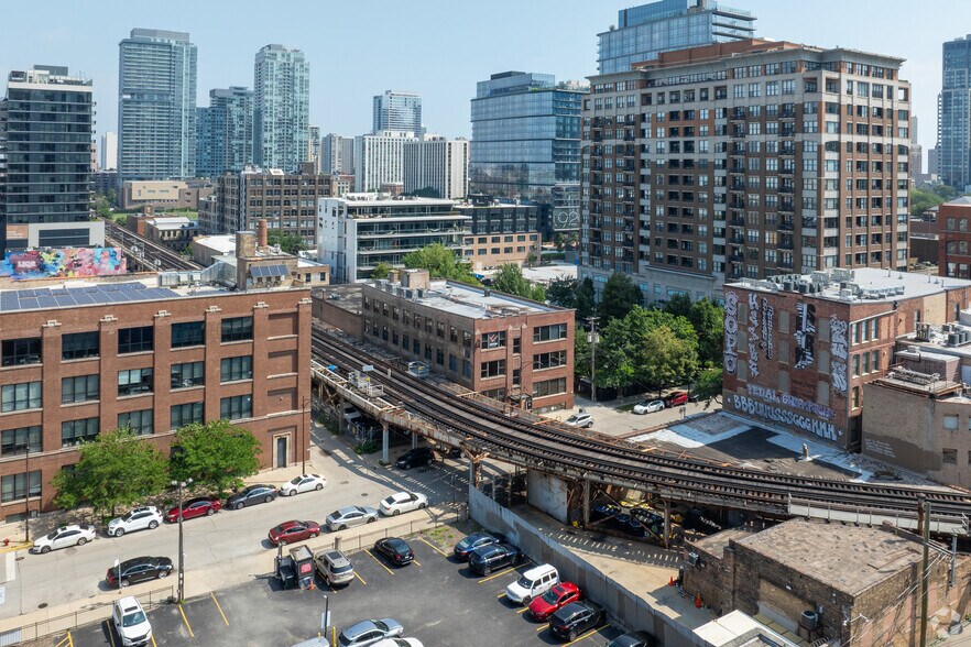 More Photos Of 314 W Institute Pl, Chicago Loft Creative Space For Lease