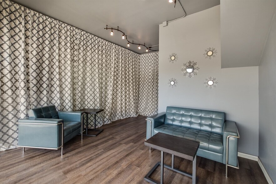More Photos Of 4104-4118 Fannin St, Houston Storefront Retail Office For Lease