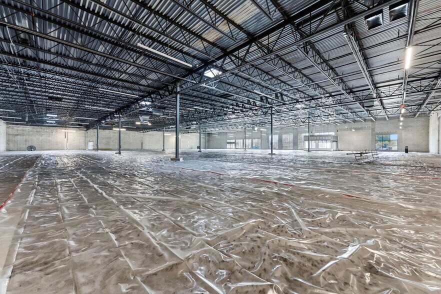 More Photos Of 5502-5726 Cortez Rd W, Bradenton Storefront For Lease