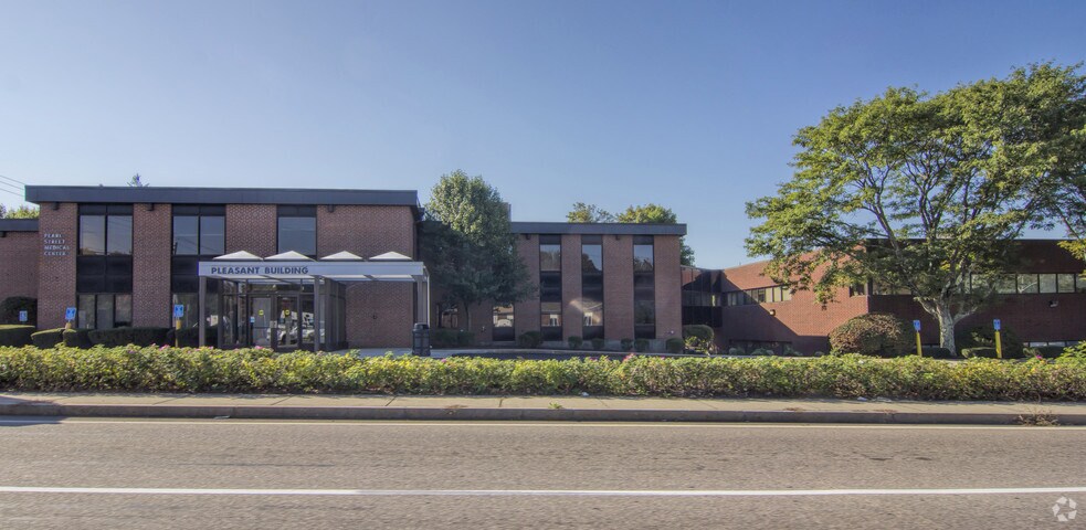 More Photos Of 1 Pearl St, Brockton Medical For Lease