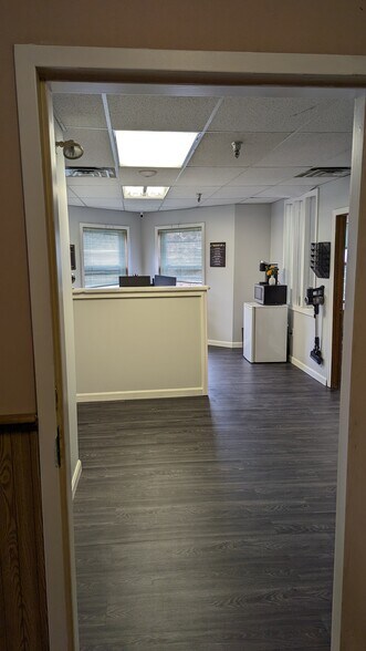 More Photos Of 29 Lafayette Rd, North Hampton Storefront Retail Office For Lease