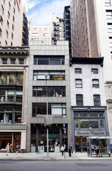 More Photos Of 224 Fifth Ave, New York Loft Creative Space For Lease