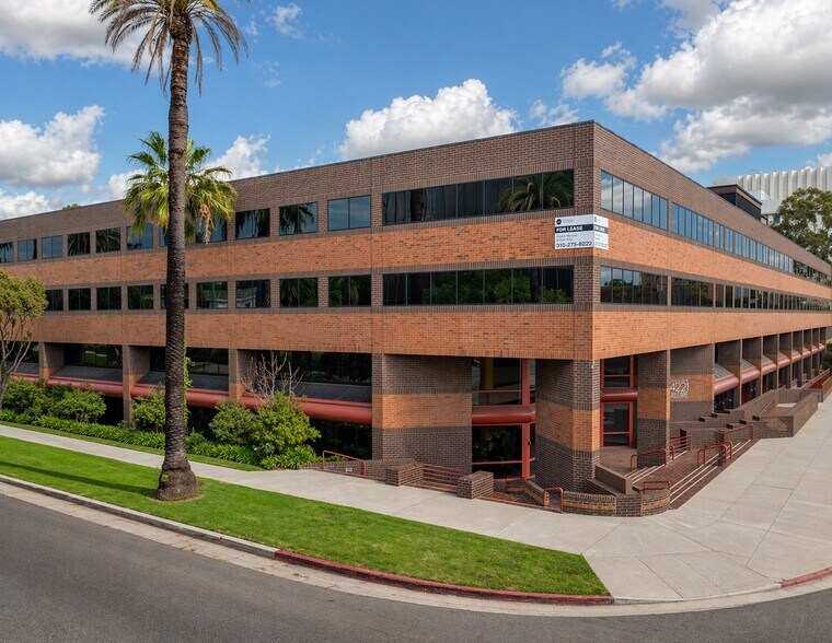 More Photos Of 4221 Wilshire Blvd, Los Angeles Loft Creative Space For Lease