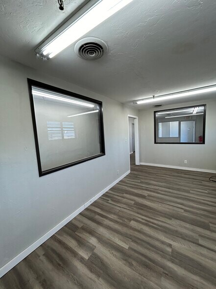 More Photos Of 5401 NW 4th St, Oklahoma City Warehouse For Lease