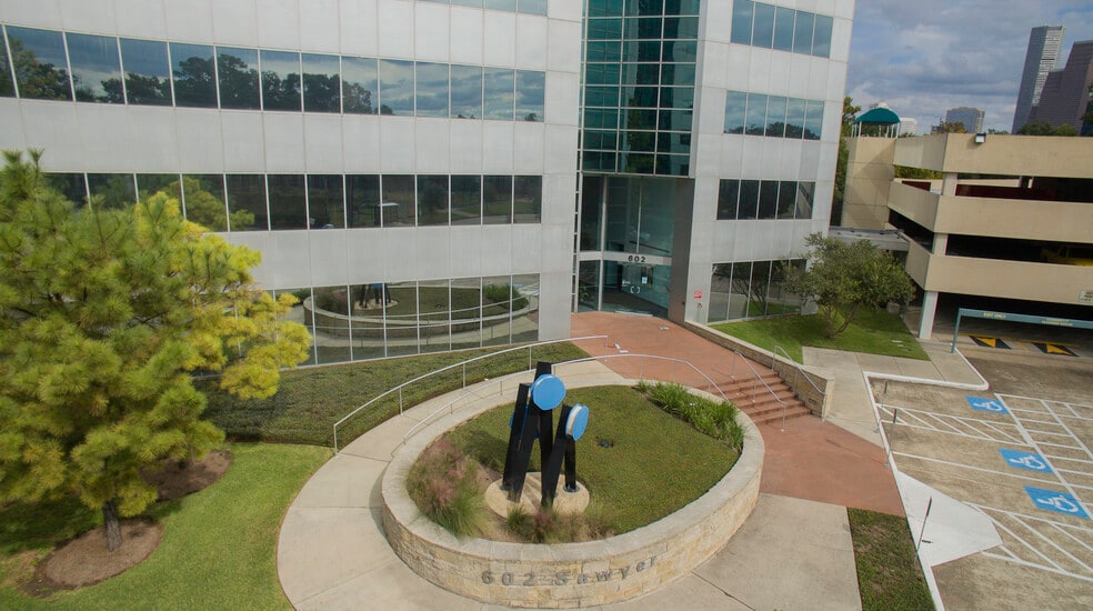More Photos Of 602 Sawyer St, Houston Office For Lease
