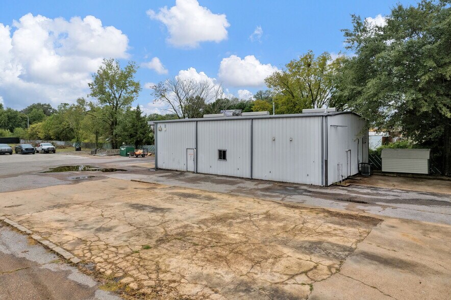 More Photos Of 5079 Old Summer Rd, Memphis General Retail For Sale