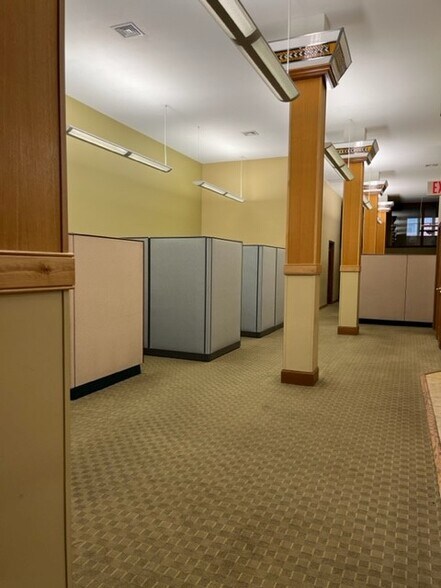 More Photos Of 812 Quarrier St, Charleston Office For Lease