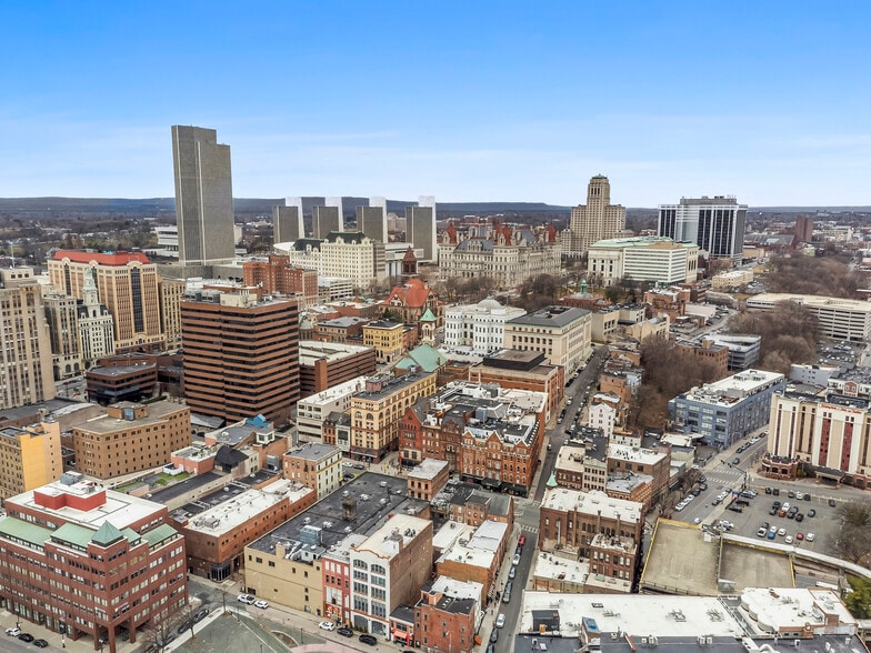 More Photos Of 61 N Pearl St, Albany Apartments For Lease