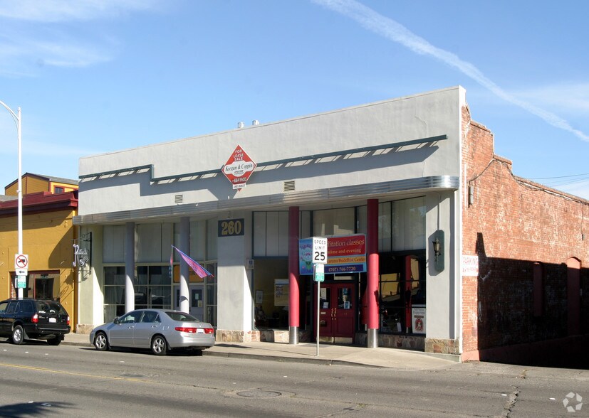 More Photos Of 260 N Petaluma Blvd, Petaluma Storefront Retail Office For Lease