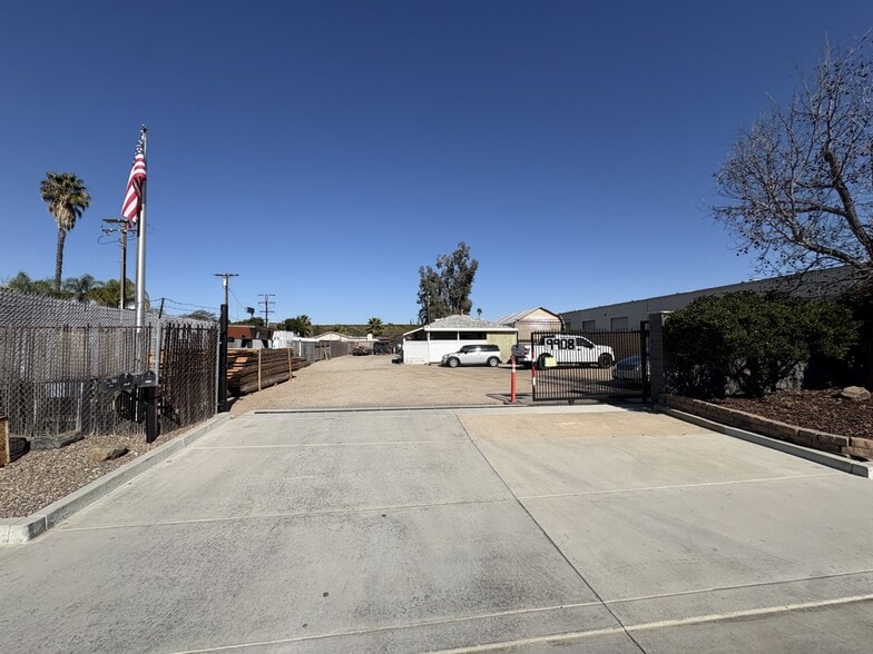 More Photos Of 9908 Prospect Ave, Santee Contractor Storage Yard For Sale