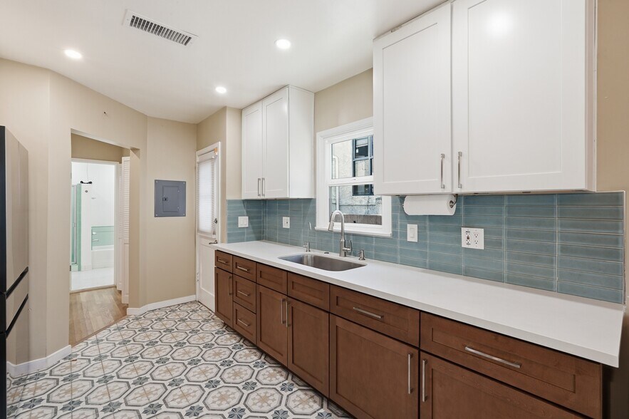More Photos Of 5236 Bellingham Ave, Valley Village Apartments For Sale