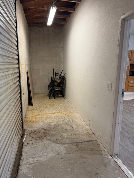 More Photos Of 4751 E Moody Blvd, Bunnell Showroom For Lease