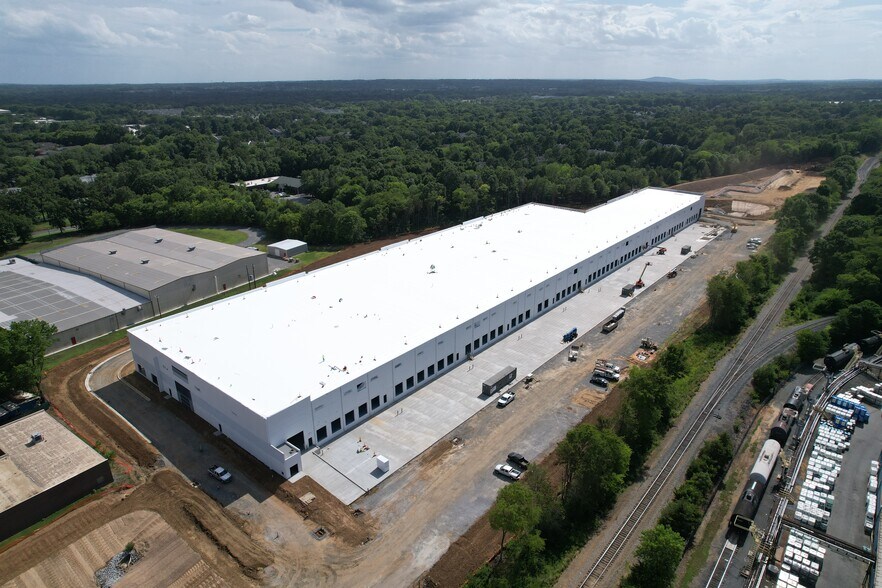More Photos Of 2241 Graham Park Dr, Charlotte Distribution For Lease