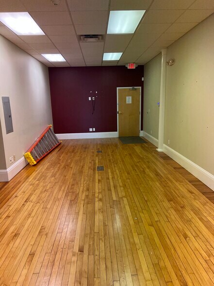 More Photos Of 1 W Main St, Clinton Storefront Retail Office For Lease