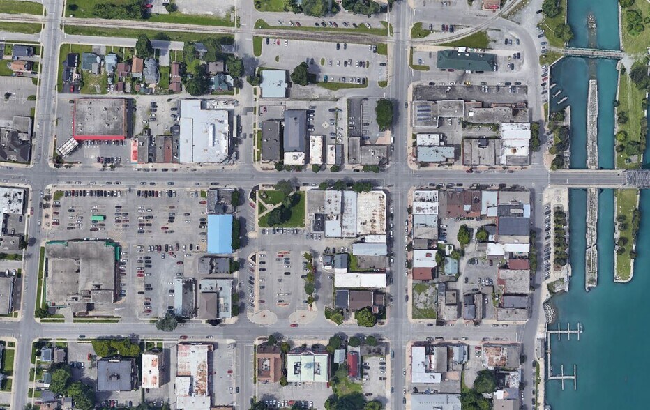 More Photos Of 9-17 Clarence St, Port Colborne Storefront For Sale