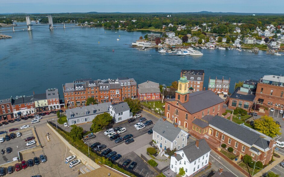 More Photos Of 110 Chapel St, Portsmouth Office For Lease