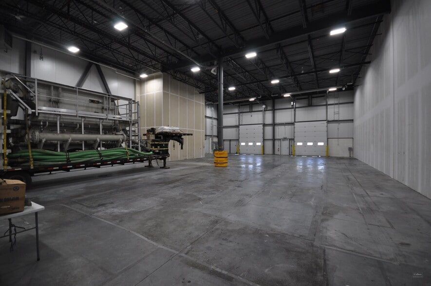 More Photos Of 8489 40 St SE, Calgary Flex For Sale