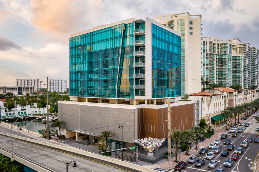 Primary Photo Of 16690 Collins Ave, Sunny Isles Beach Office For Lease