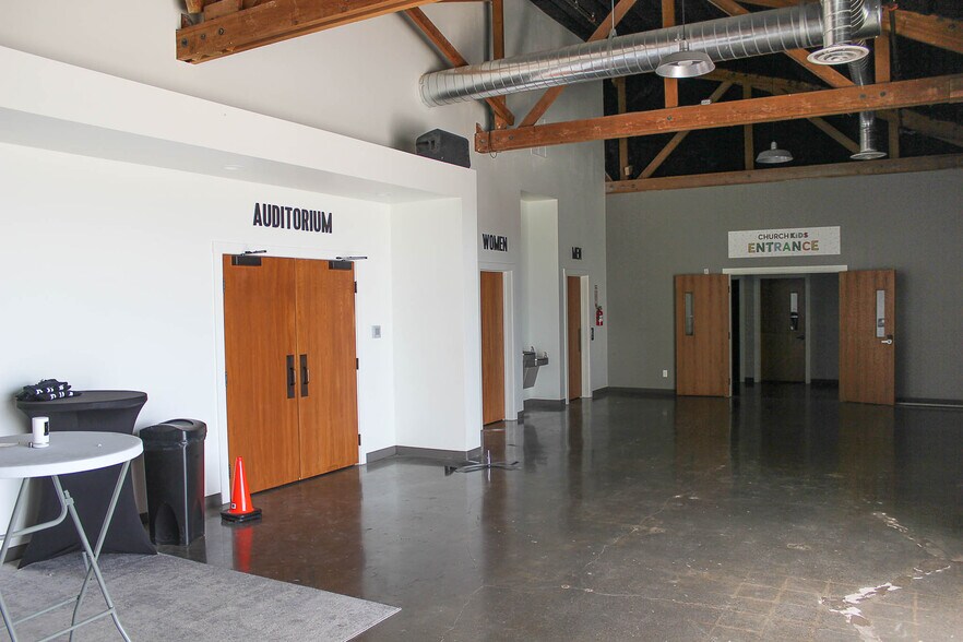 More Photos Of 1710 Gregory Avenue Ext, Sunnyside General Retail For Sale