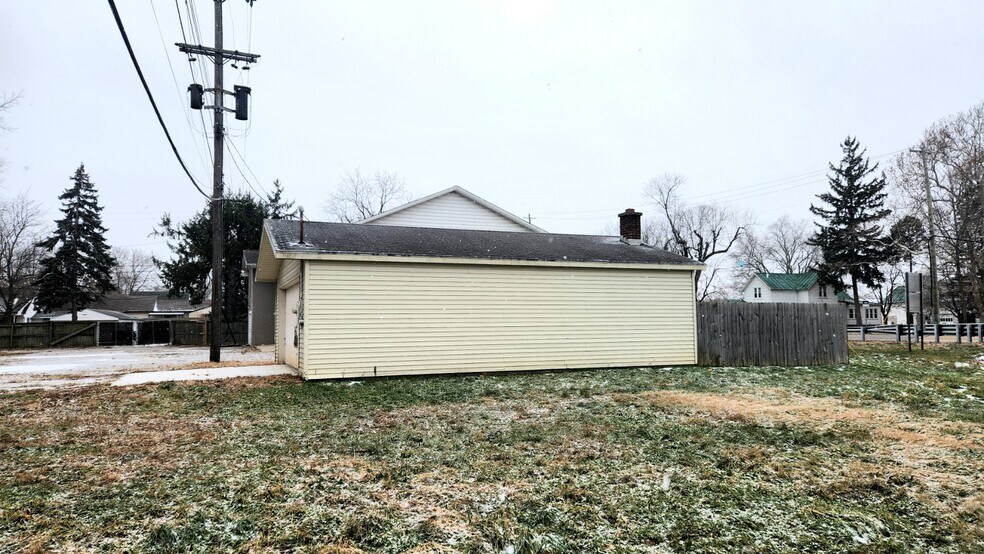 More Photos Of 3988 N Dixie Hwy, Monroe Service Station For Sale