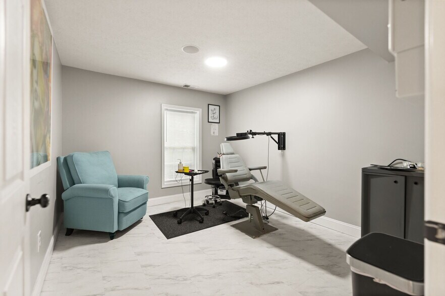 More Photos Of 4418 Main St, Clay City Flex For Sale