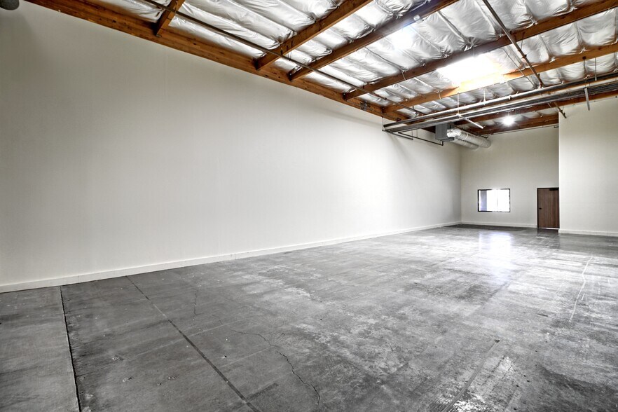 More Photos Of 1891 Goodyear Ave, Ventura Manufacturing For Lease