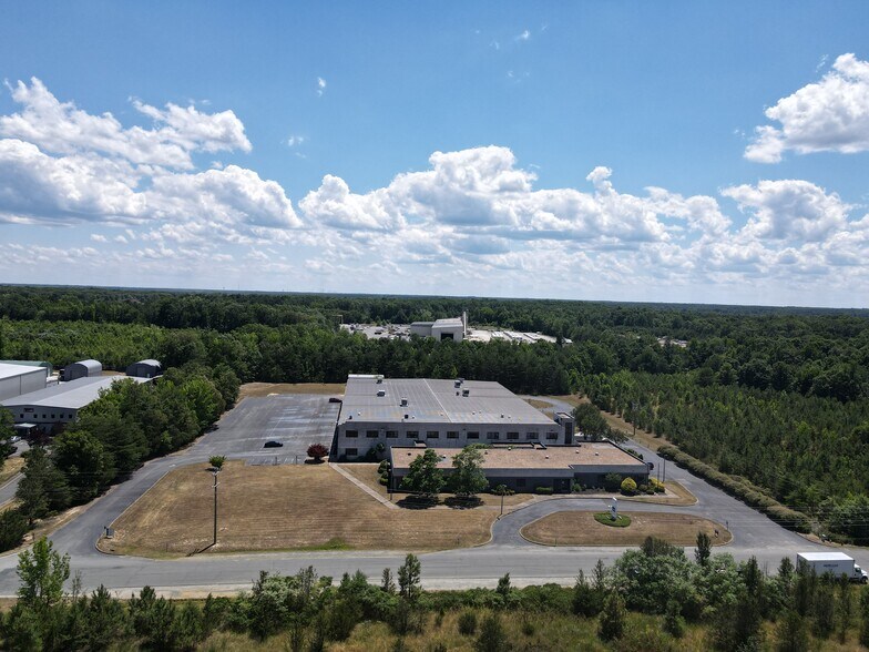 More Photos Of 5160 Lad Land Dr, Fredericksburg Warehouse For Lease