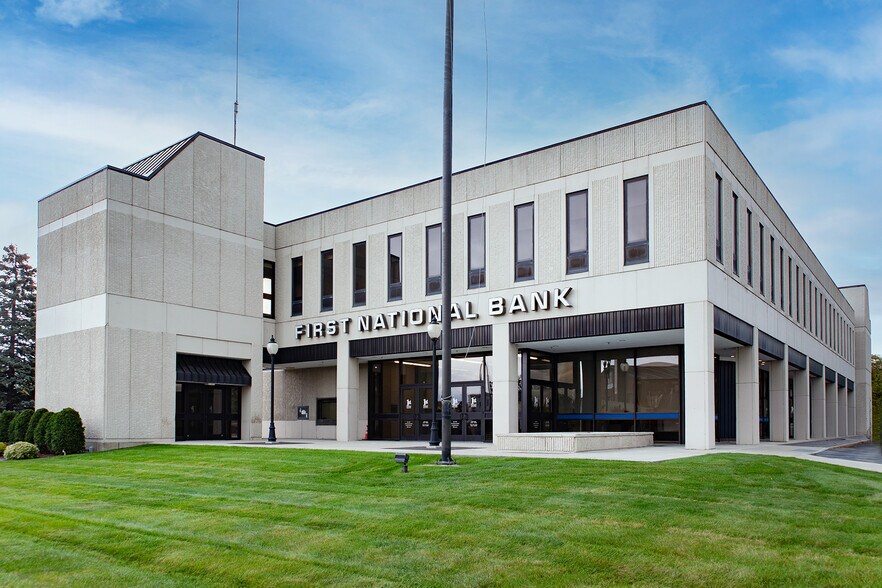 More Photos Of 120 Erie Blvd, Schenectady Bank For Lease