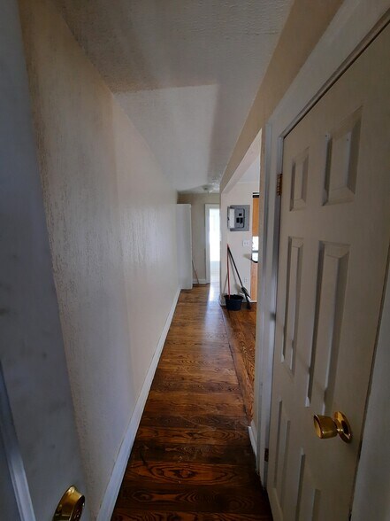 More Photos Of 1874 Marloes Ave, Cleveland Apartments For Sale