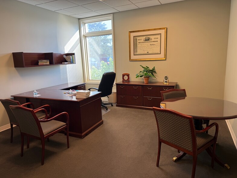 More Photos Of 6702 Pointe Inverness Way, Fort Wayne Office For Sale