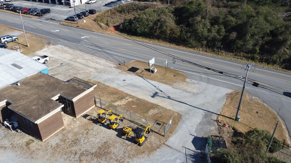 More Photos Of 2190 Cherokee Rd, Alexander City General Retail For Sale