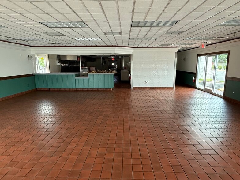 More Photos Of 1105 Gum Branch Rd, Jacksonville Fast Food For Lease