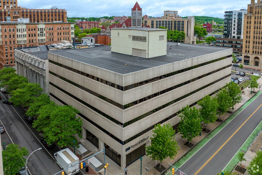 More Photos Of 221 S Warren St, Syracuse Medical For Lease