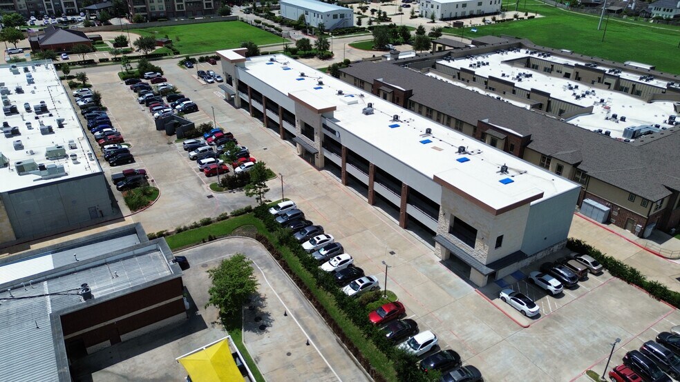 More Photos Of 2941 Broadway Bend Dr, Pearland Office For Lease